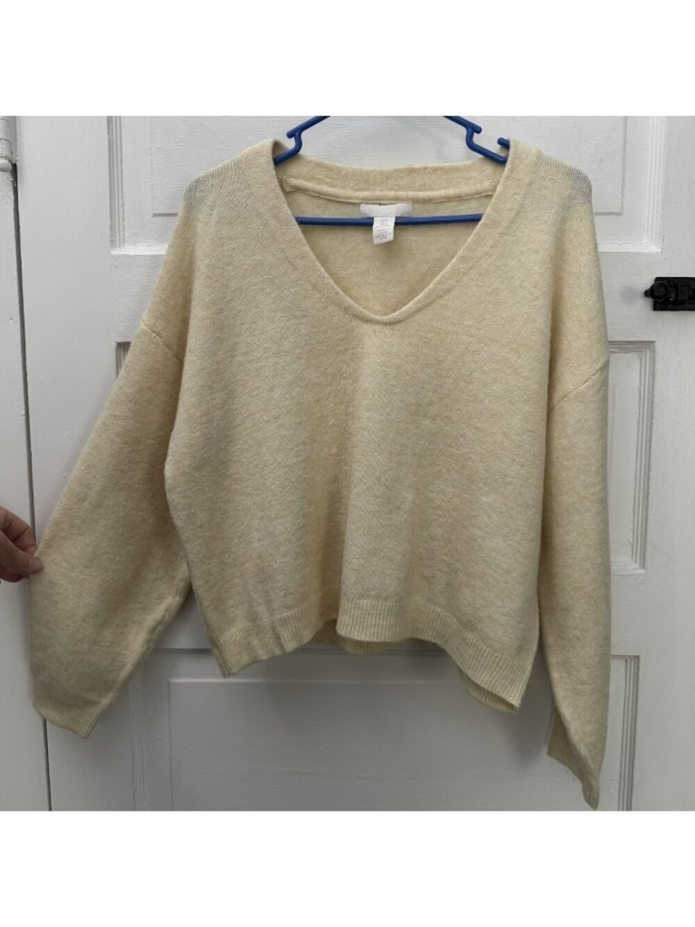 H&M Women’s Small Cream V-Neck Oversized Cropped Soft Knit Sweater